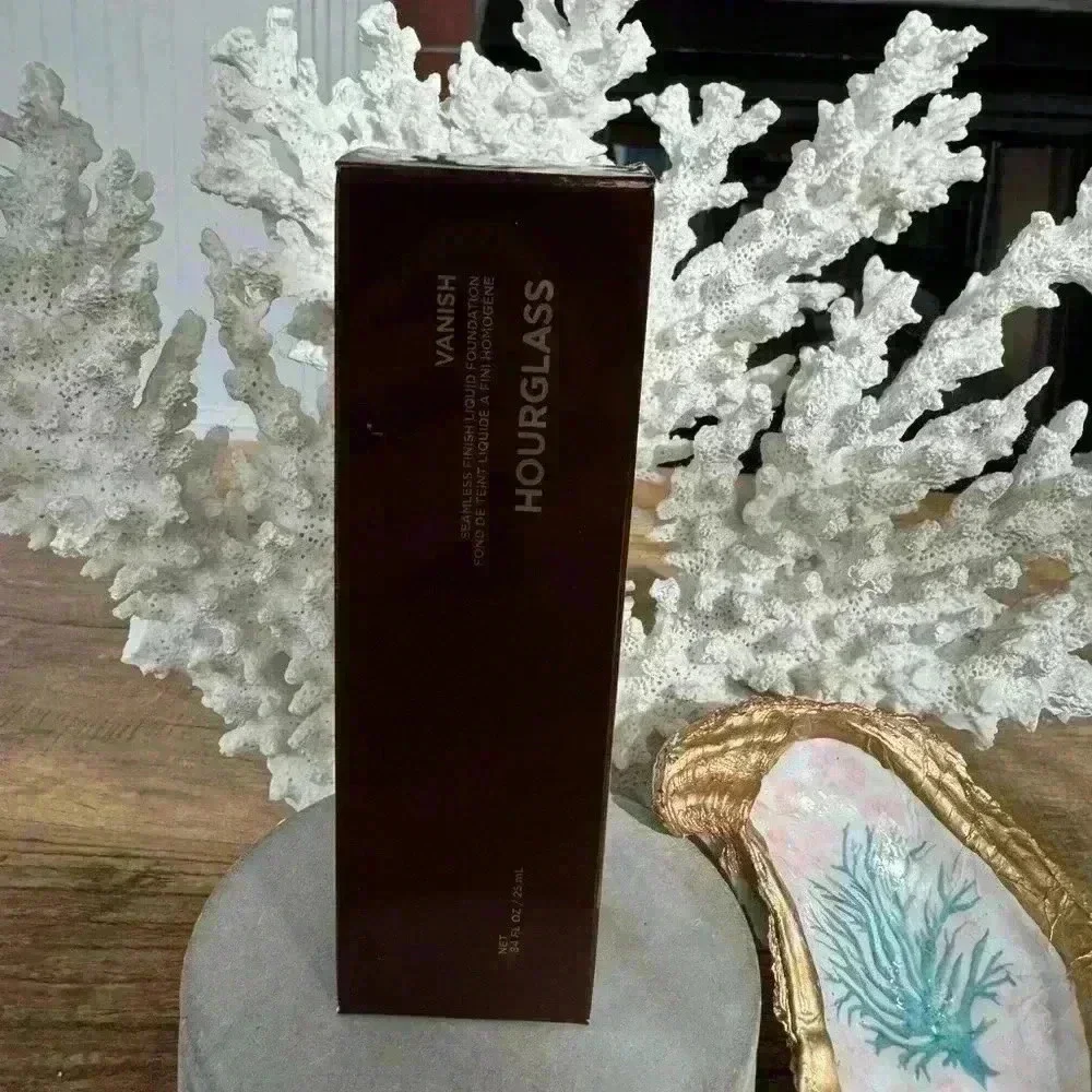 Hourglass Vanish Seamless Finish Liquid Foundation~ Golden Tan ~ NEW in box!